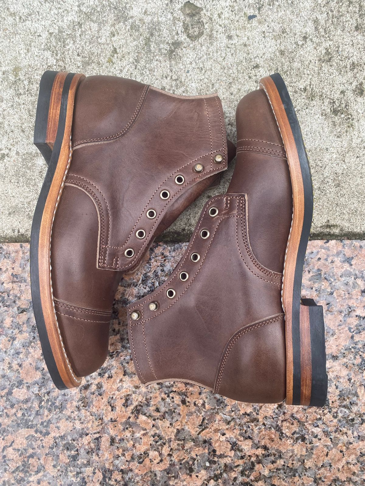 Photo by CHUNHWA on October 5, 2022 of the Truman Service Boot in Horween Walnut Cypress.