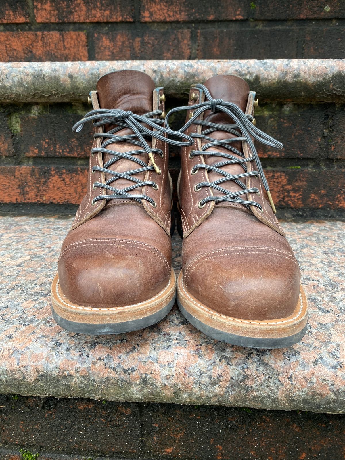 Photo by CHUNHWA on January 5, 2023 of the Truman Service Boot in Horween Walnut Cypress.