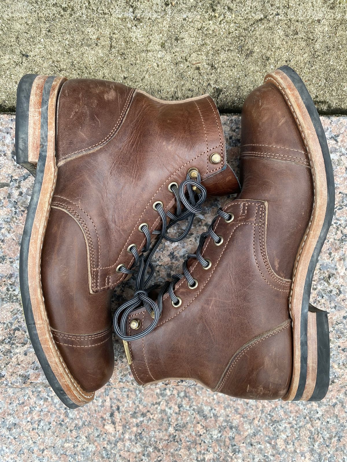 Photo by CHUNHWA on January 5, 2023 of the Truman Service Boot in Horween Walnut Cypress.
