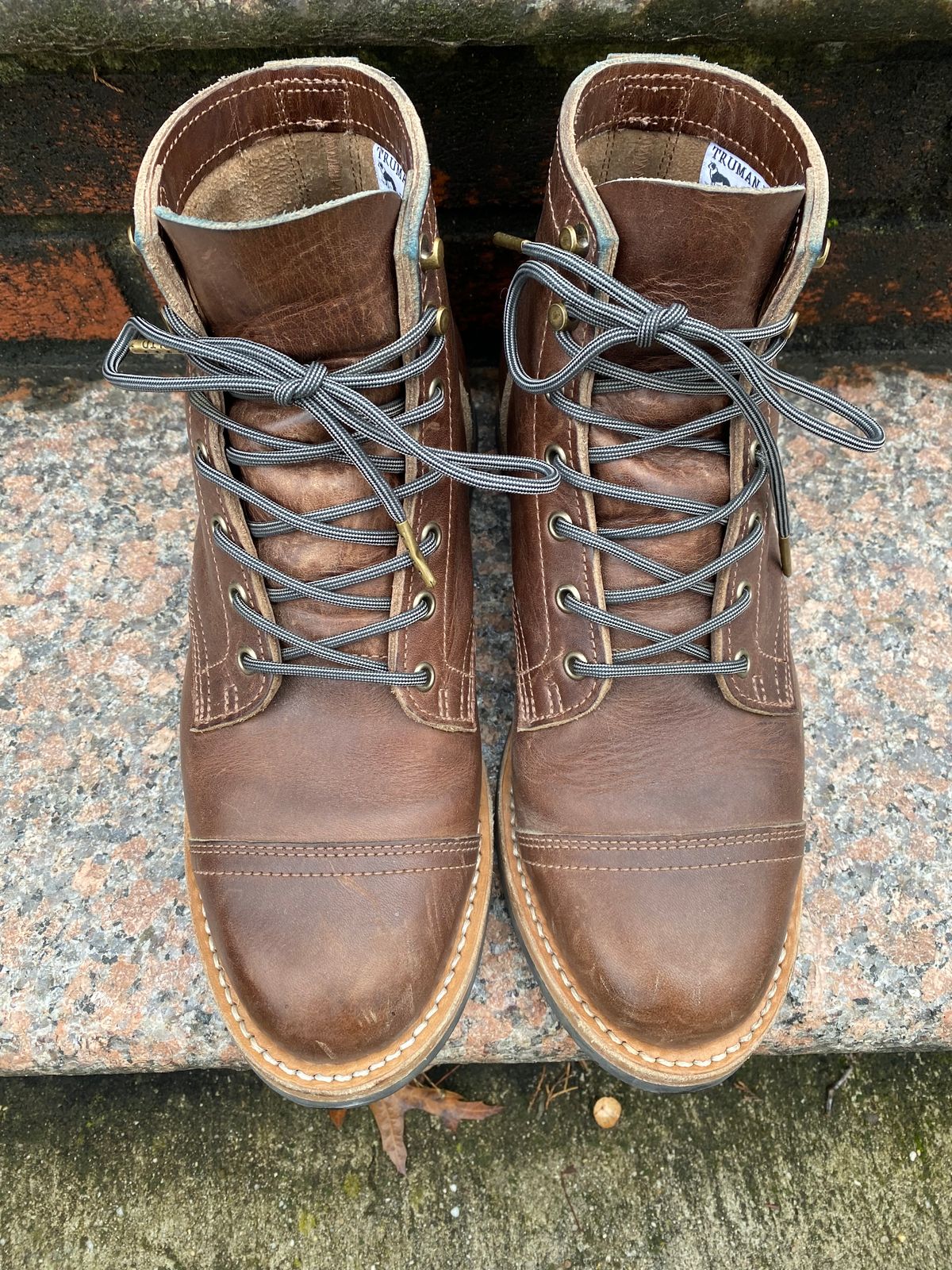 Photo by CHUNHWA on January 5, 2023 of the Truman Service Boot in Horween Walnut Cypress.