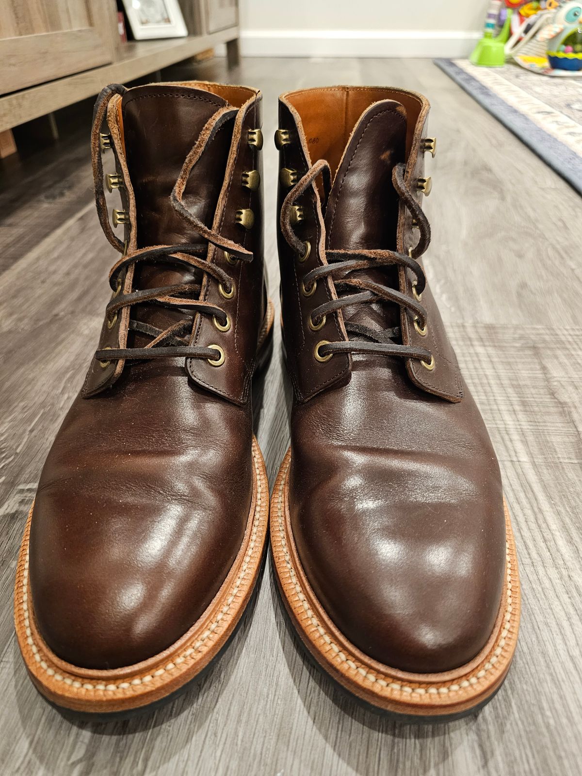 Photo by jtstav on November 9, 2023 of the Grant Stone Diesel Boot in Horween Crimson Chromexcel.