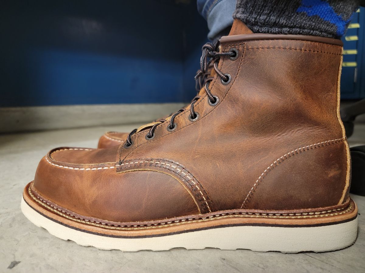 Photo by jtstav on November 3, 2022 of the Red Wing 6-Inch Classic Moc in S.B. Foot Copper Rough and Tough.