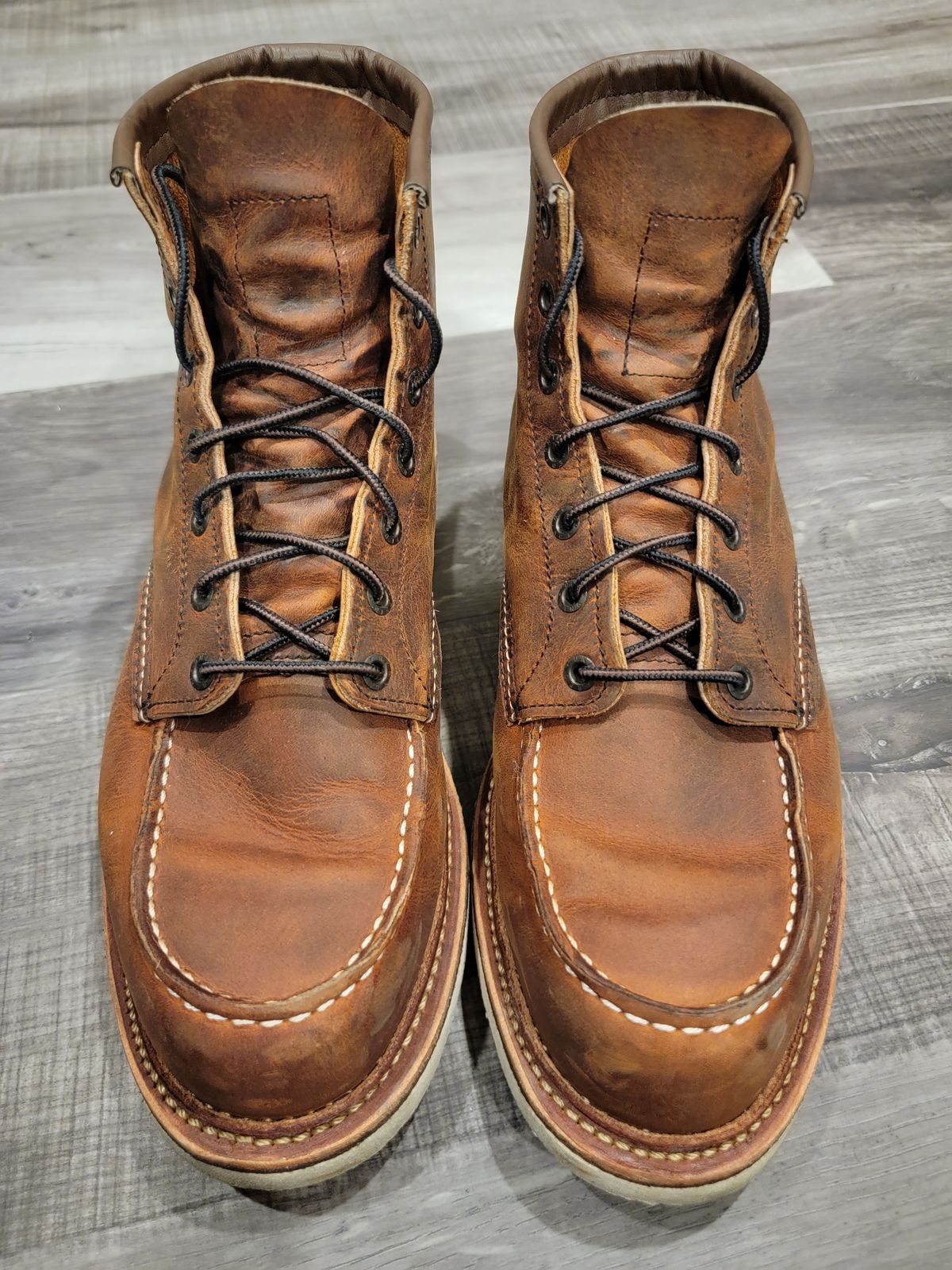 Photo by jtstav on January 6, 2023 of the Red Wing 6-Inch Classic Moc in S.B. Foot Copper Rough and Tough.