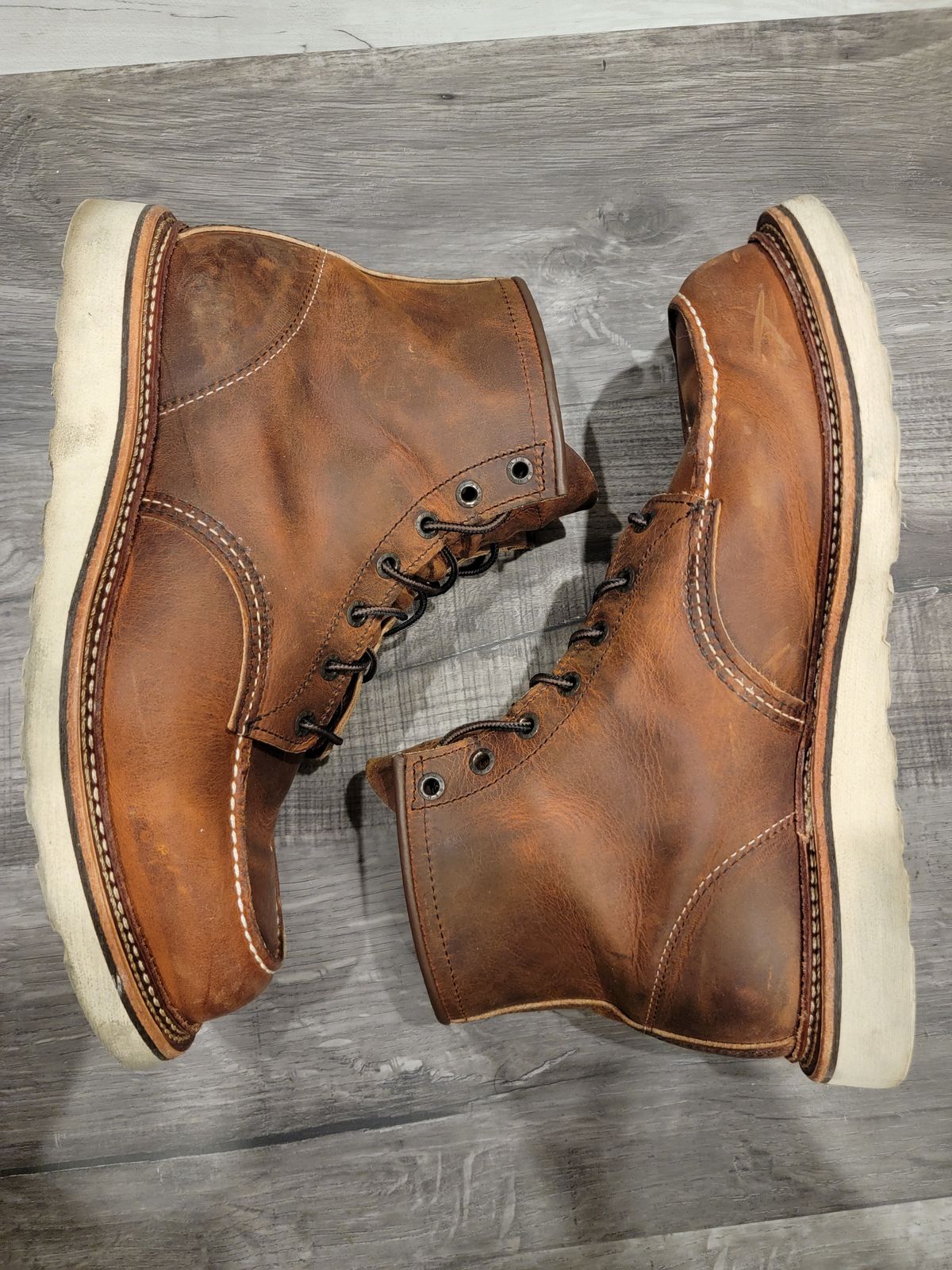 Photo by jtstav on January 6, 2023 of the Red Wing 6-Inch Classic Moc in S.B. Foot Copper Rough and Tough.