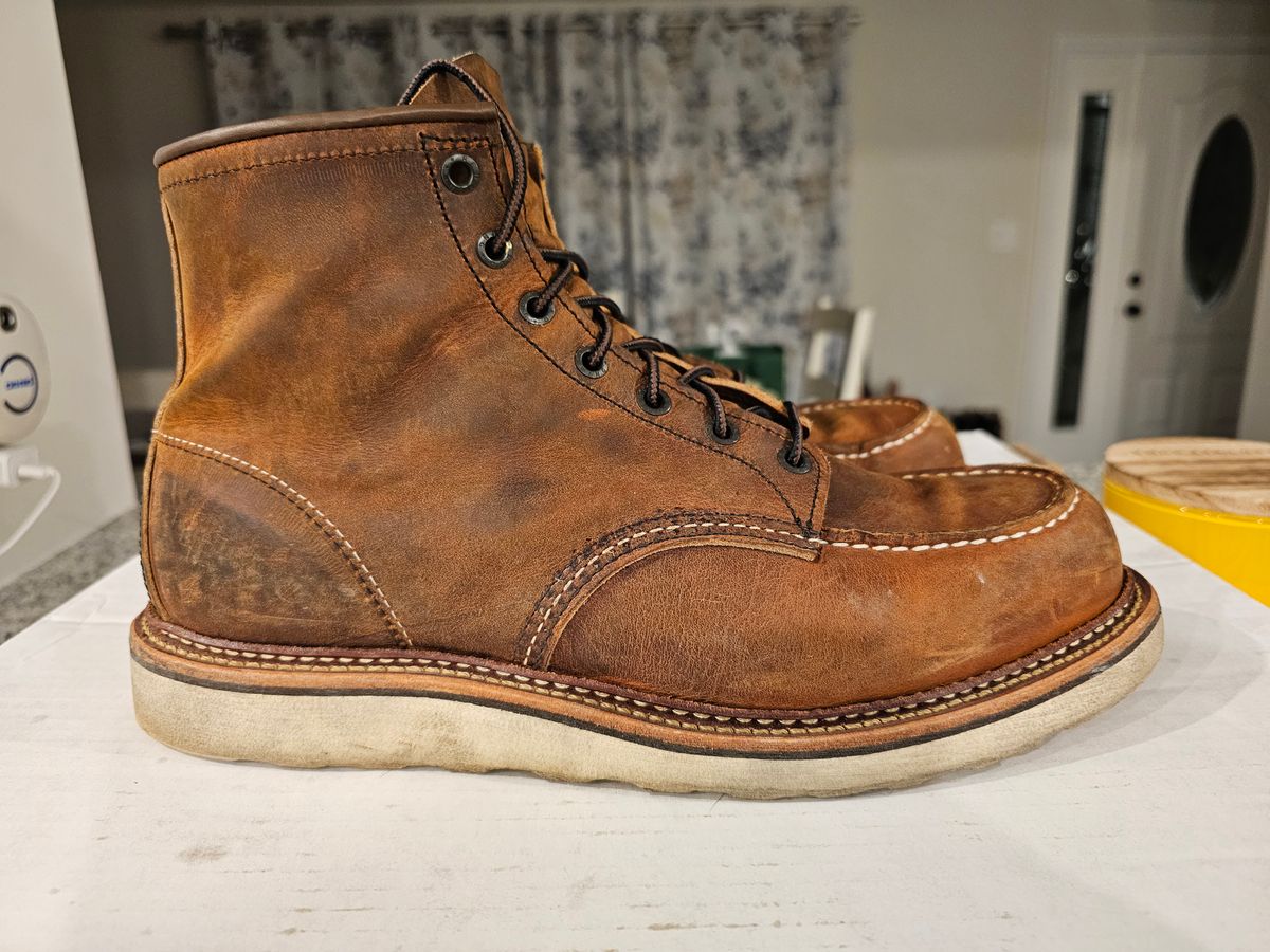 Photo by jtstav on March 6, 2023 of the Red Wing 6-Inch Classic Moc in S.B. Foot Copper Rough and Tough.