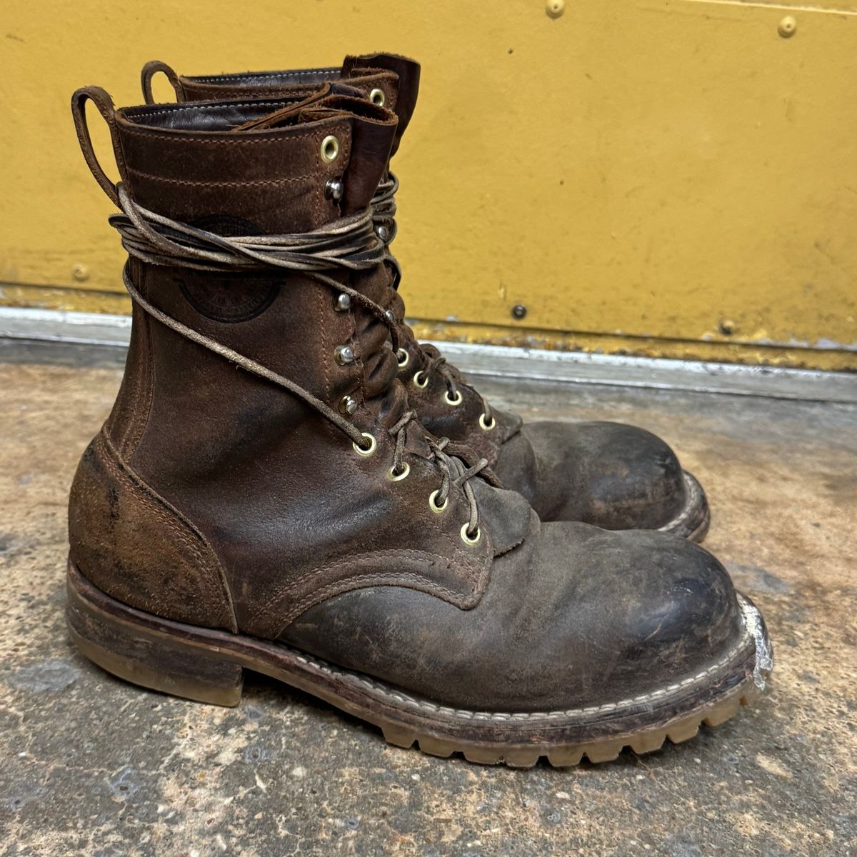 Photo by traceycortez on October 3, 2025 of the Frank's Boots Ground Pounder in Horween Natural Waxed Flesh.