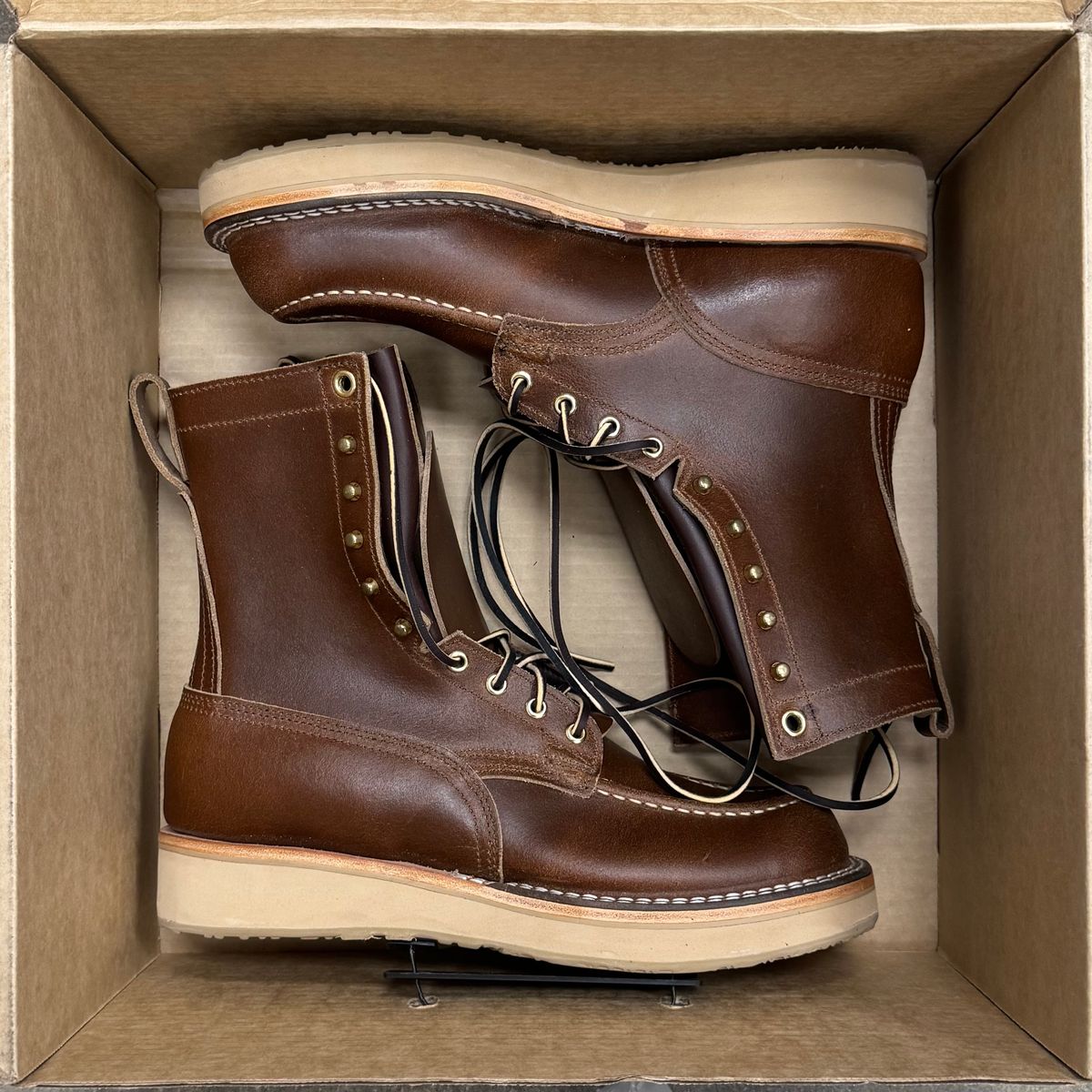 Photo by traceycortez on October 1, 2025 of the Nicks Moc Toe HD in Horween Ember Waxed flesh.