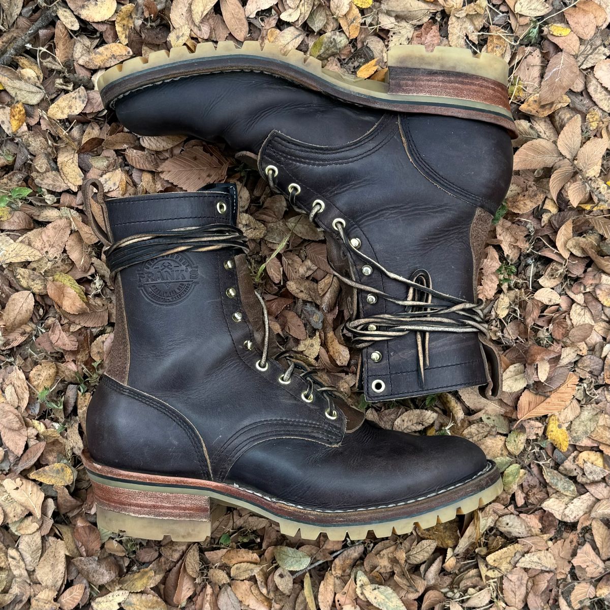Photo by traceycortez on November 3, 2024 of the Frank's Boots Type 1 Commander in Horween Black Teacore Cypress & Horween Natural Waxed Flesh.