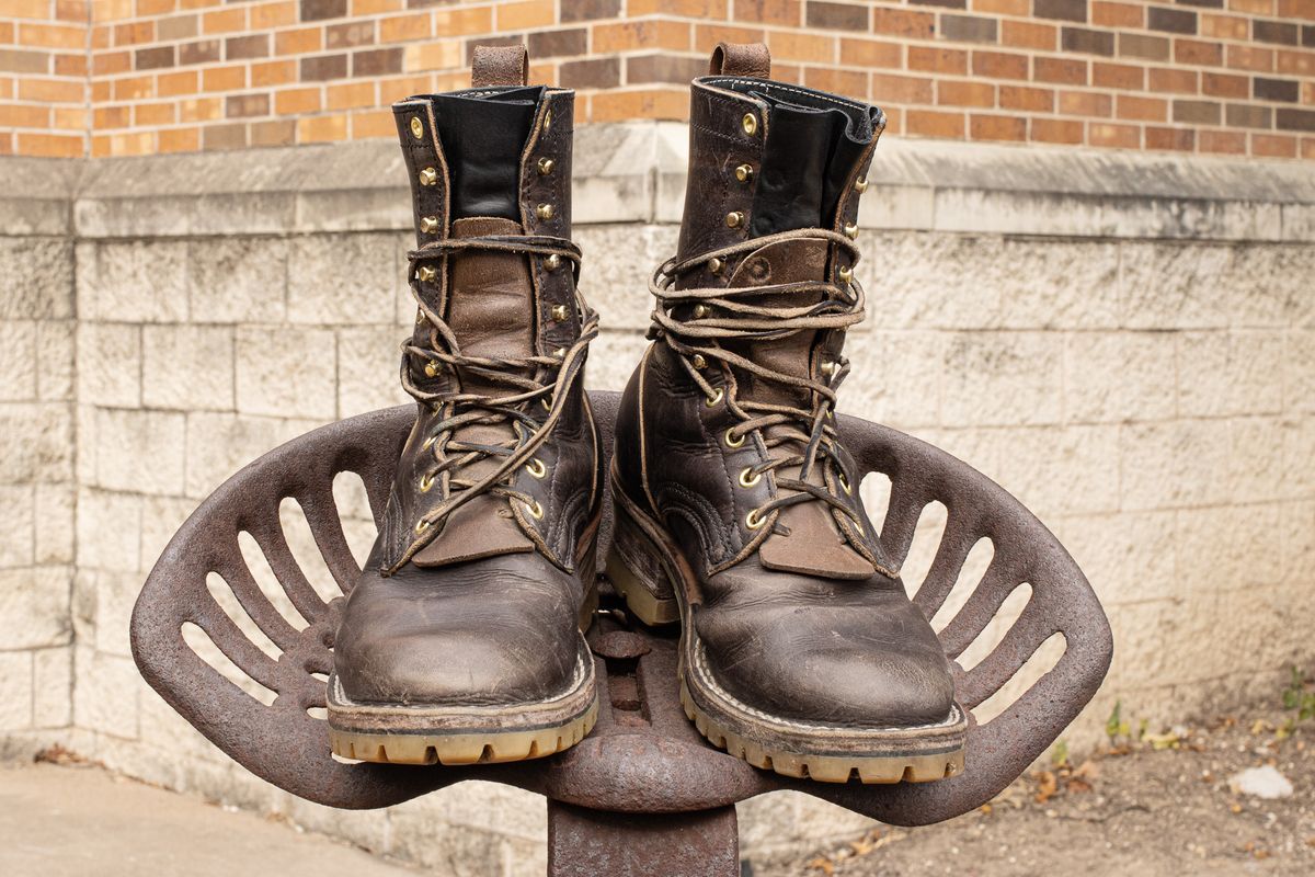 Photo by traceycortez on December 6, 2024 of the Frank's Boots Type 1 Commander in Horween Black Teacore Cypress & Horween Natural Waxed Flesh.