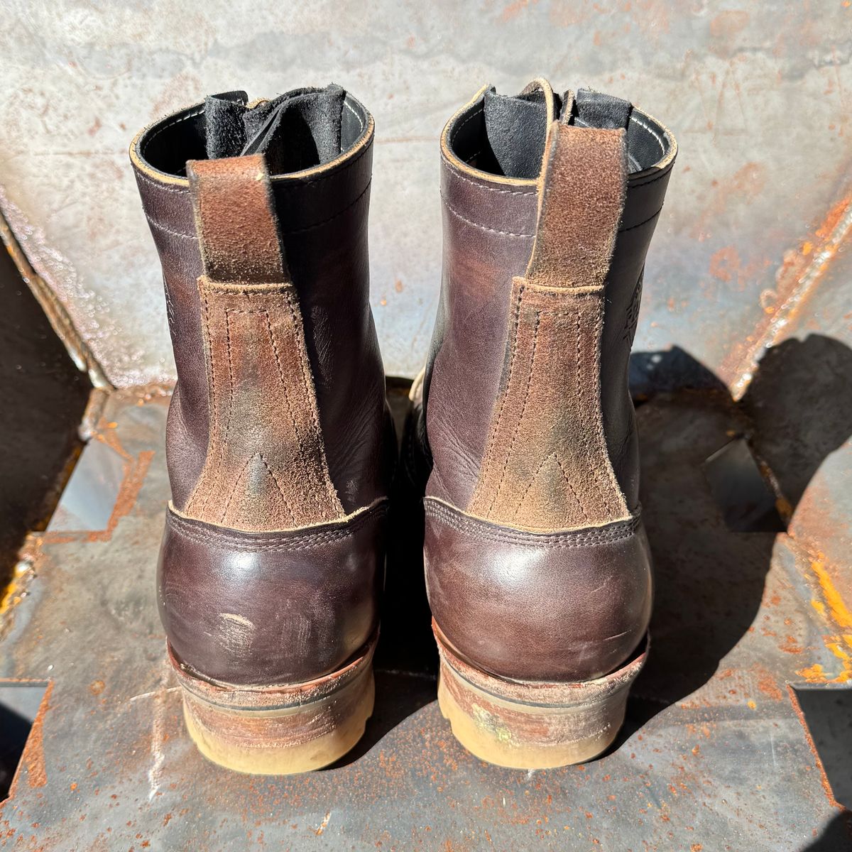 Photo by traceycortez on January 5, 2025 of the Frank's Boots Type 1 Commander in Horween Black Teacore Cypress & Horween Natural Waxed Flesh.