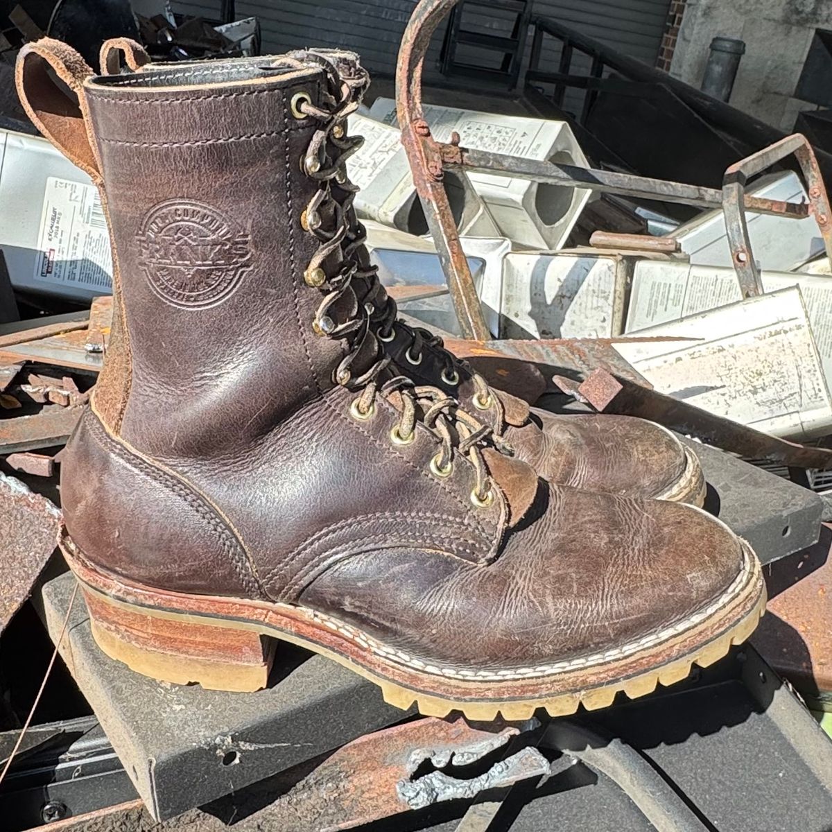 Photo by traceycortez on January 5, 2025 of the Frank's Boots Type 1 Commander in Horween Black Teacore Cypress & Horween Natural Waxed Flesh.