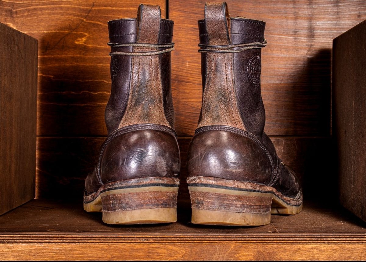 Photo by traceycortez on March 4, 2025 of the Frank's Boots Type 1 Commander in Horween Black Teacore Cypress & Horween Natural Waxed Flesh.