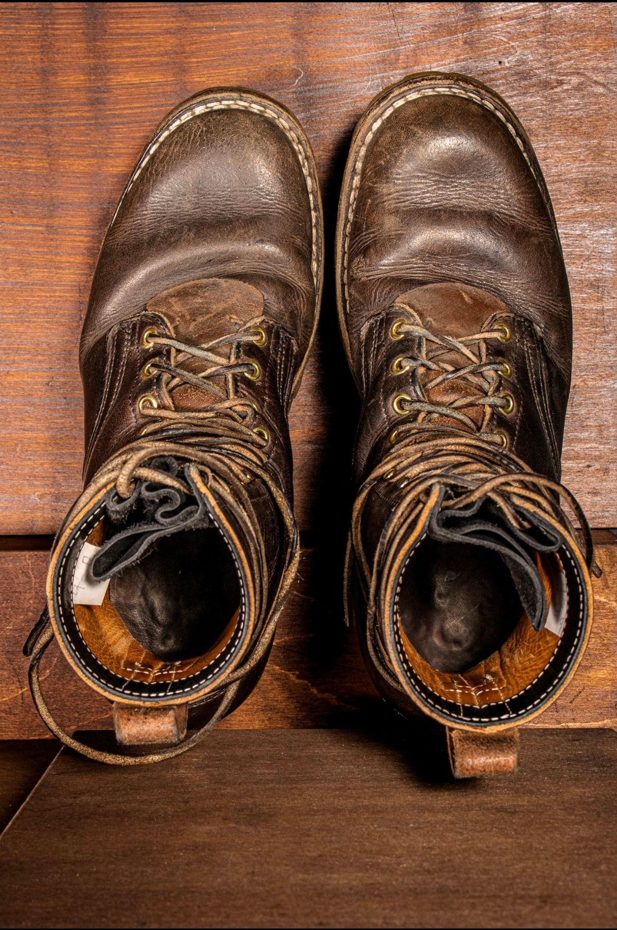 Photo by traceycortez on March 4, 2025 of the Frank's Boots Type 1 Commander in Horween Black Teacore Cypress & Horween Natural Waxed Flesh.