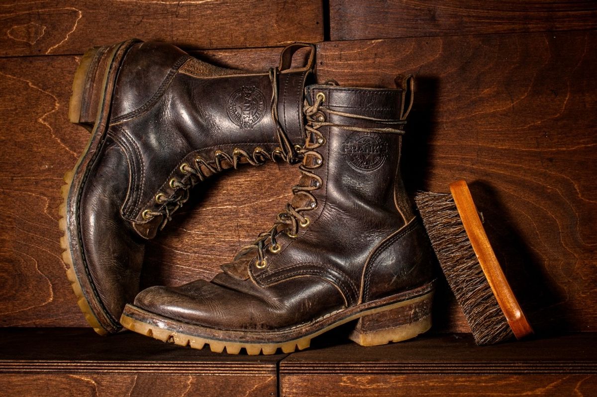 Photo by traceycortez on March 4, 2025 of the Frank's Boots Type 1 Commander in Horween Black Teacore Cypress & Horween Natural Waxed Flesh.