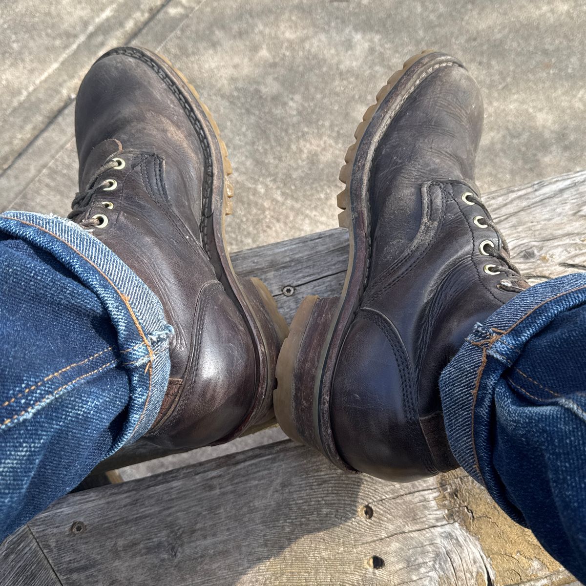 Photo by traceycortez on May 21, 2025 of the Frank's Boots Type 1 Commander in Horween Black Teacore Cypress & Horween Natural Waxed Flesh.