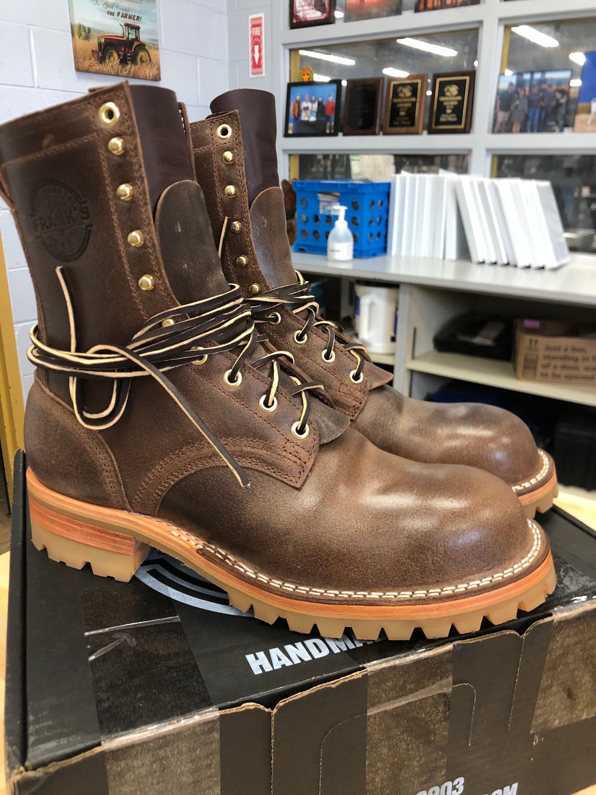 Photo by traceycortez on May 26, 2023 of the Frank's Boots Ground Pounder in Horween Natural Waxed Flesh.