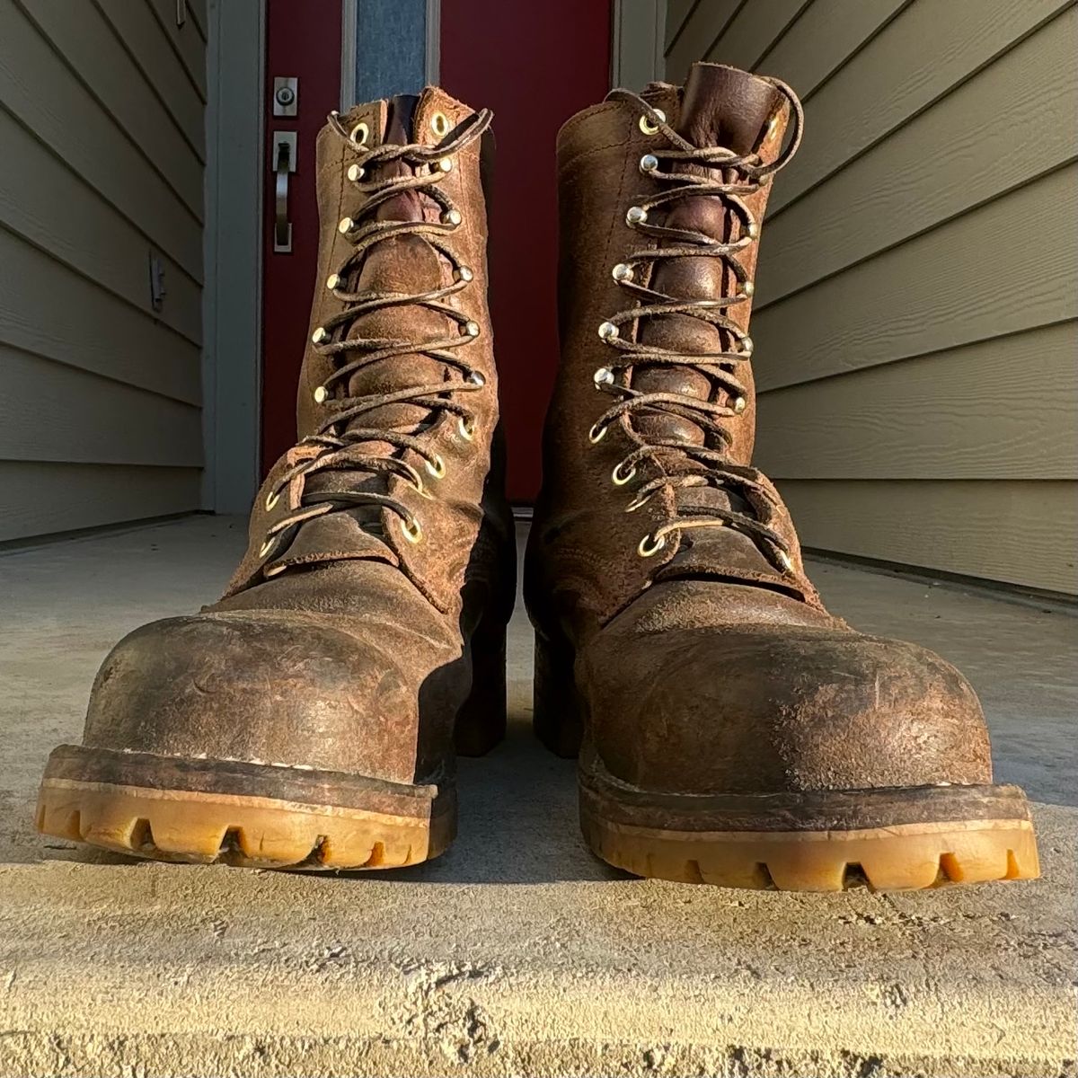 Photo by traceycortez on January 5, 2024 of the Frank's Boots Ground Pounder in Horween Natural Waxed Flesh.