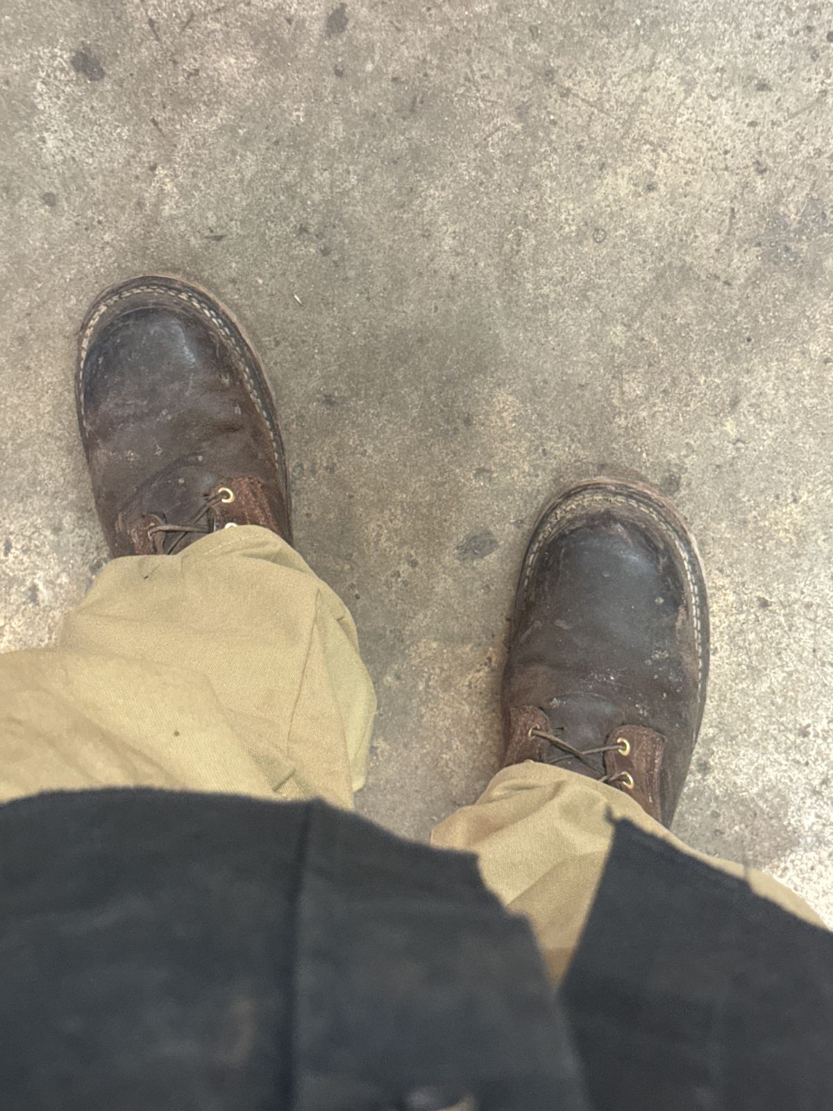 Photo by traceycortez on April 25, 2024 of the Frank's Boots Ground Pounder in Horween Natural Waxed Flesh.