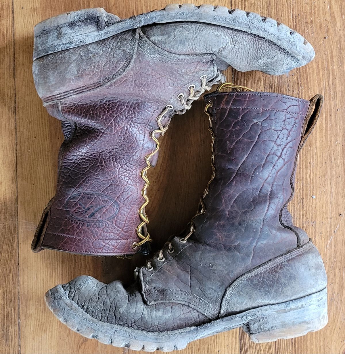 Photo by speedlacer on November 4, 2023 of the JK Boots Superduty in Unknown Material.