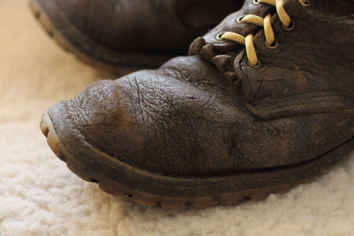 Photo by speedlacer on November 3, 2024 of the JK Boots Superduty in Unknown Material.