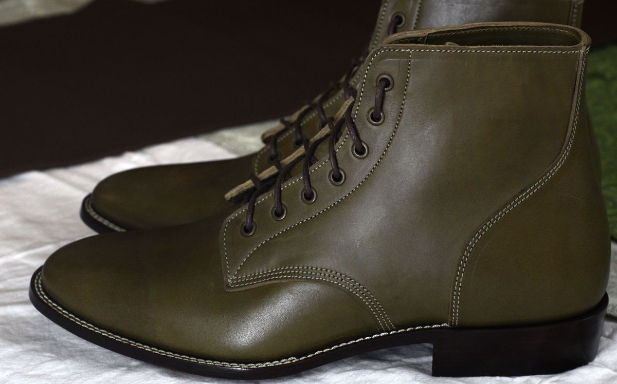 Photo by speedlacer on November 4, 2024 of the Jakkrabbits Officer Boots in Maryam Salvia Horsebutt.