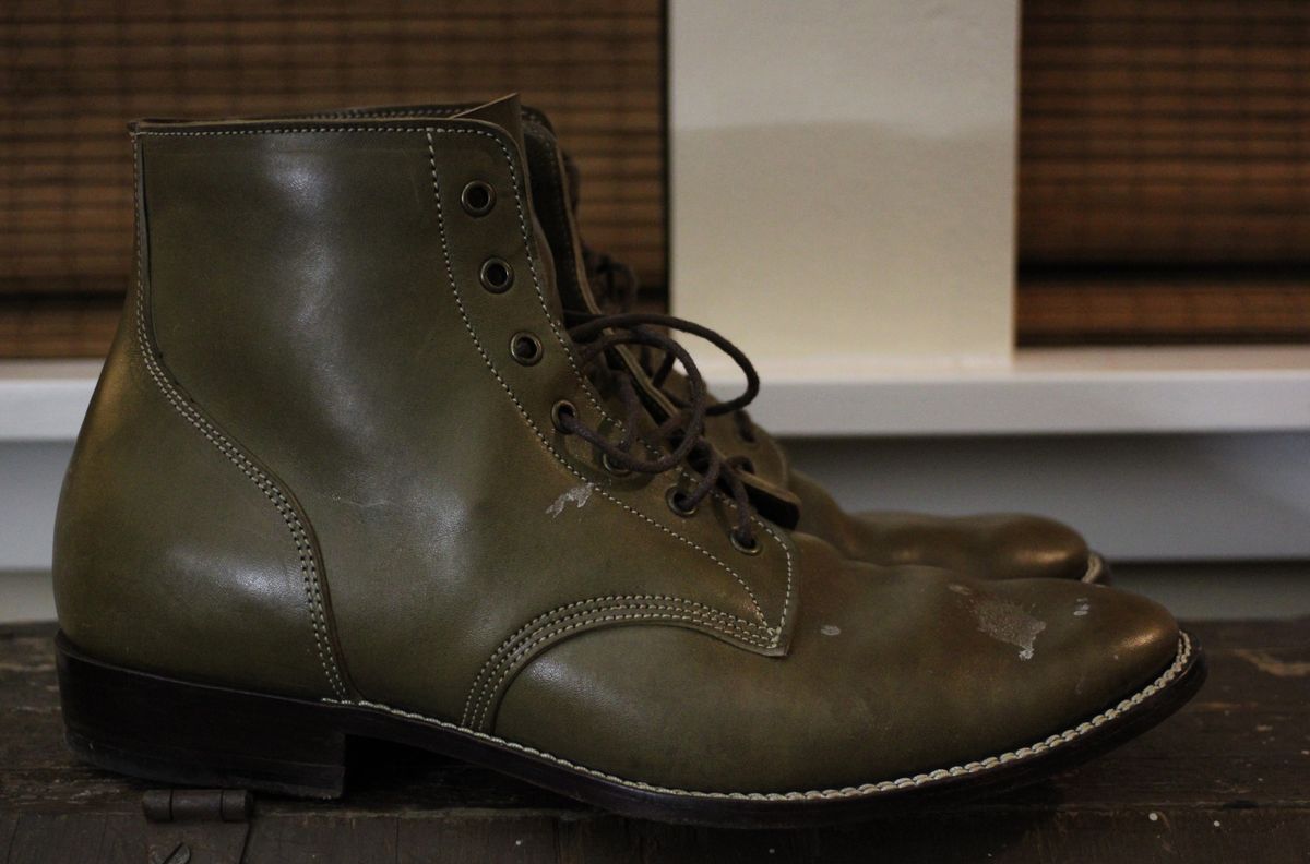 Photo by speedlacer on December 5, 2024 of the Jakkrabbits Officer Boots in Maryam Salvia Horsebutt.