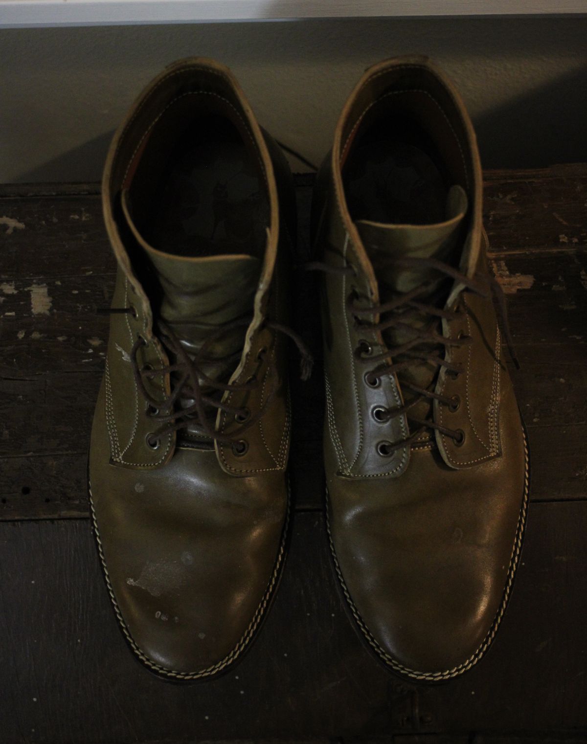 Photo by speedlacer on December 5, 2024 of the Jakkrabbits Officer Boots in Maryam Salvia Horsebutt.