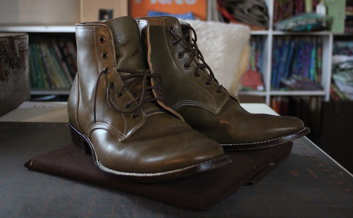 Photo by speedlacer on January 5, 2025 of the Jakkrabbits Officer Boots in Maryam Salvia Horsebutt.