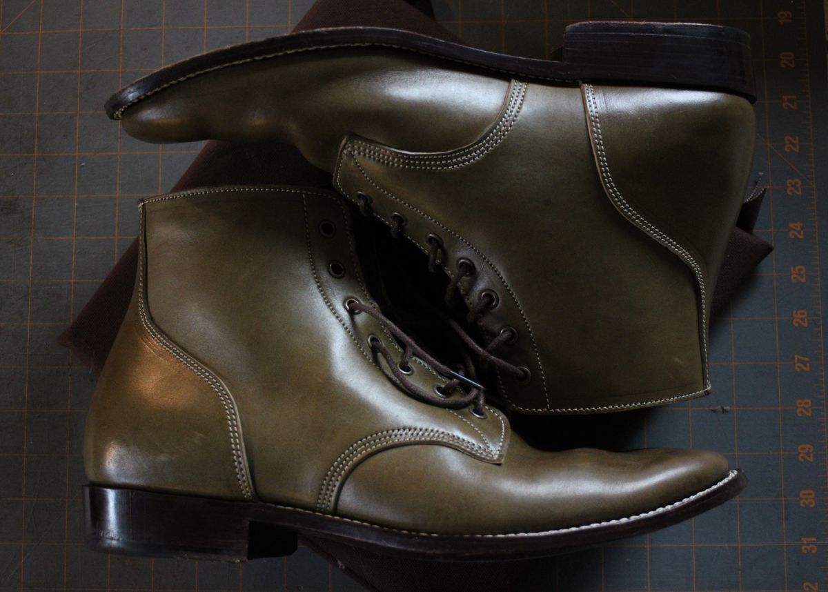Photo by speedlacer on January 5, 2025 of the Jakkrabbits Officer Boots in Maryam Salvia Horsebutt.