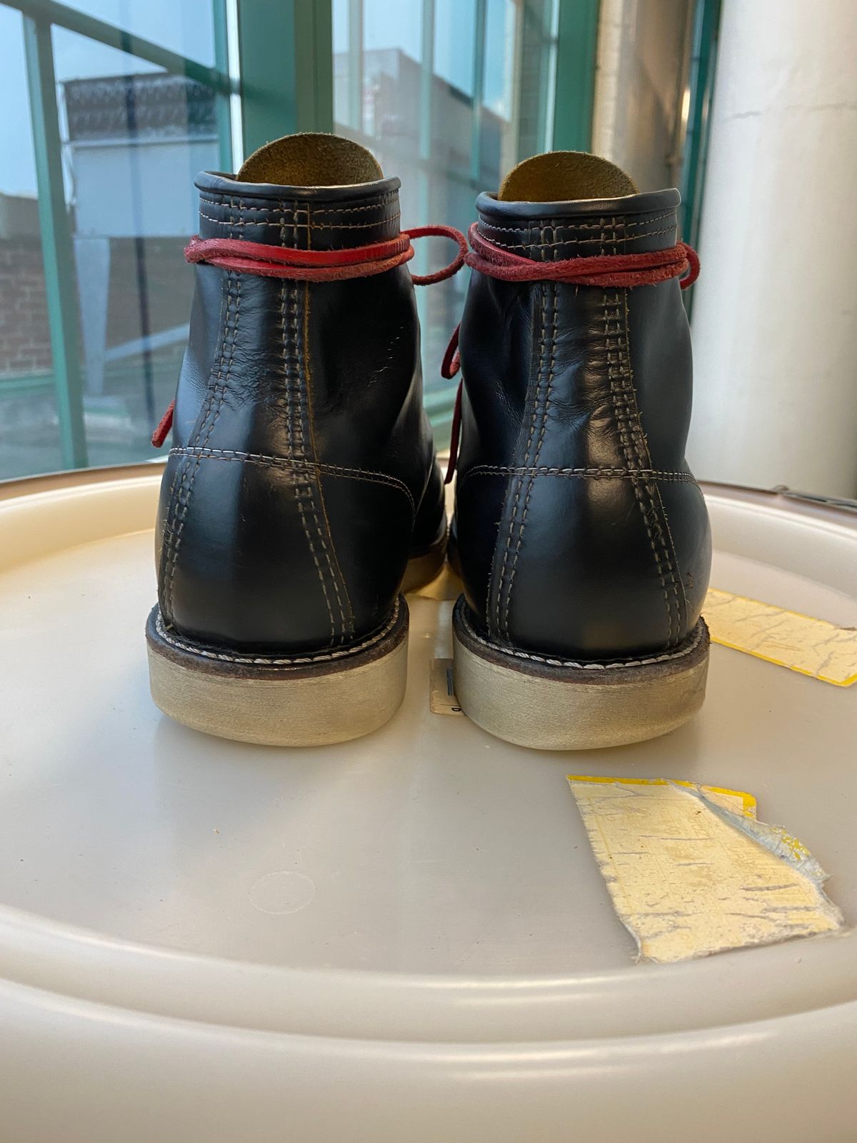 Photo by shelbydohc24 on January 5, 2023 of the Red Wing 6-Inch Classic Moc in S.B. Foot Black Klondike.