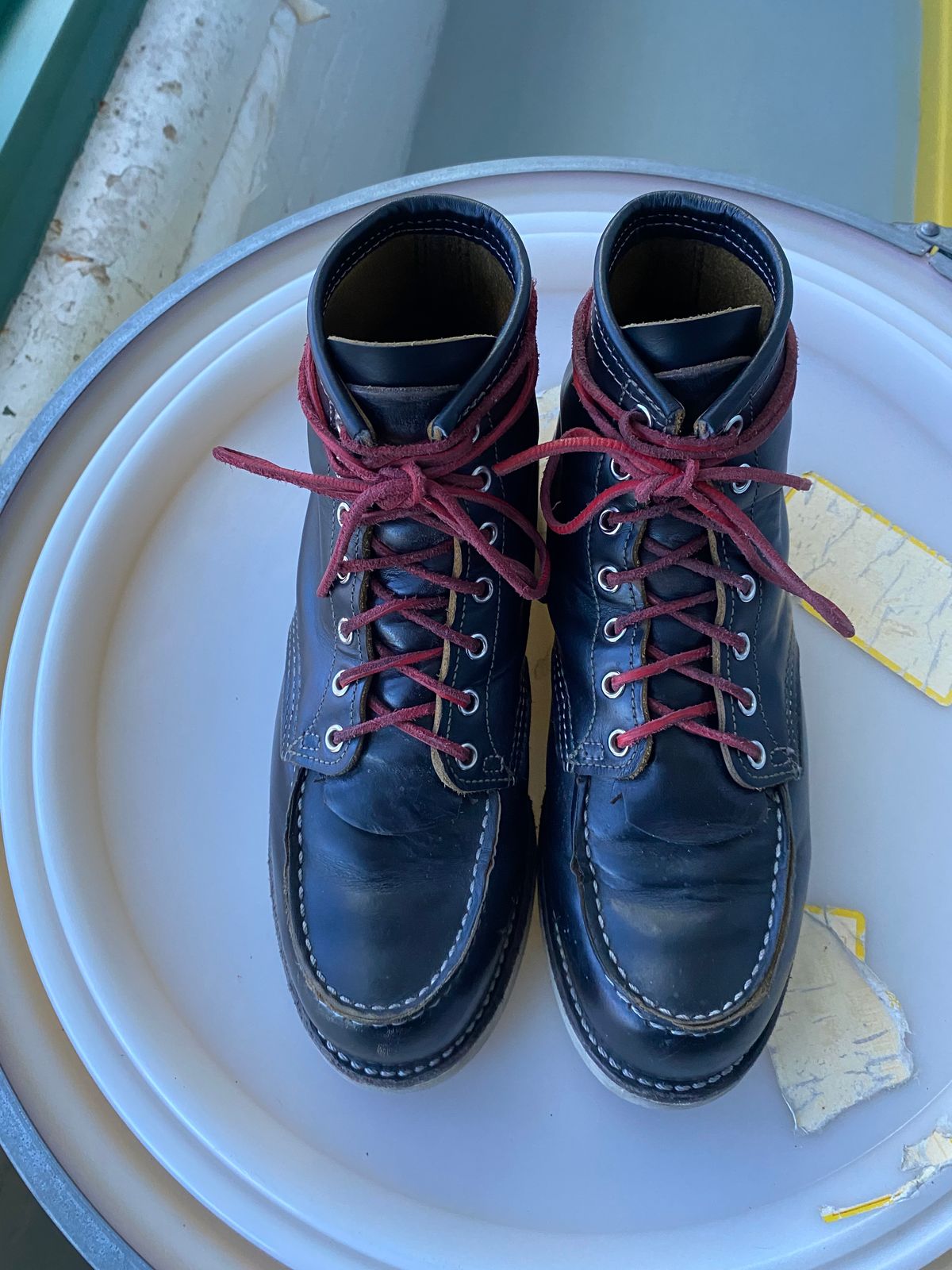 Photo by shelbydohc24 on February 3, 2023 of the Red Wing 6-Inch Classic Moc in S.B. Foot Black Klondike.