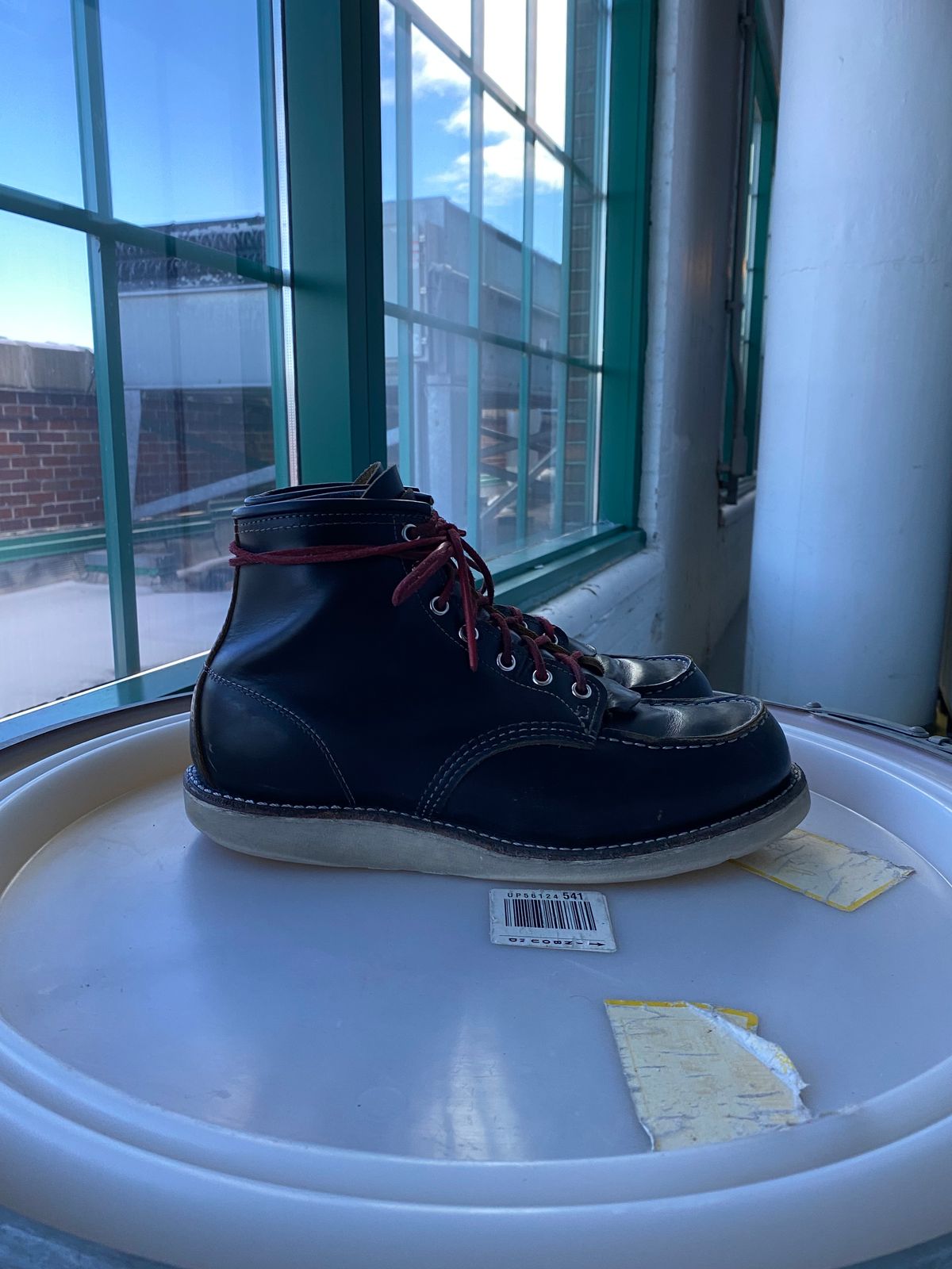Photo by shelbydohc24 on February 3, 2023 of the Red Wing 6-Inch Classic Moc in S.B. Foot Black Klondike.