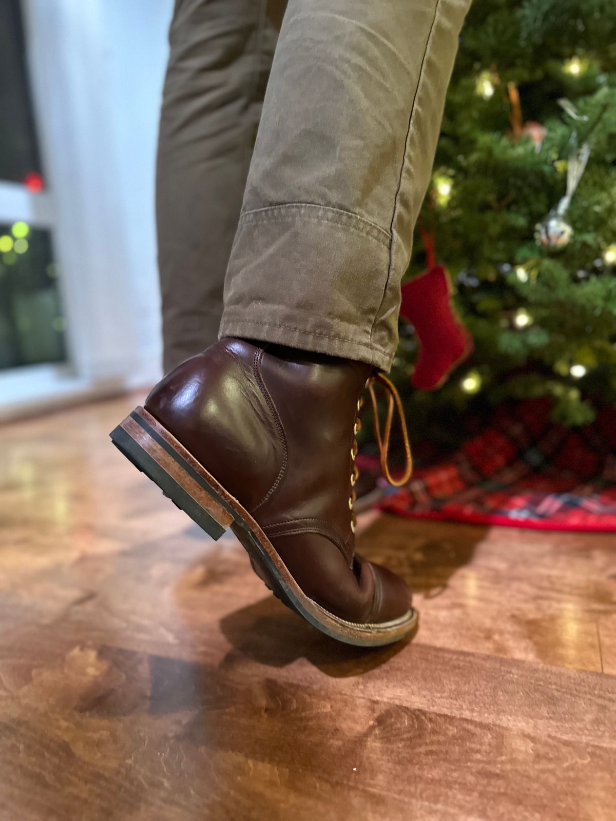 Photo by tippytoes on December 6, 2023 of the Viberg Service Boot in Horween Brown Chromexcel.
