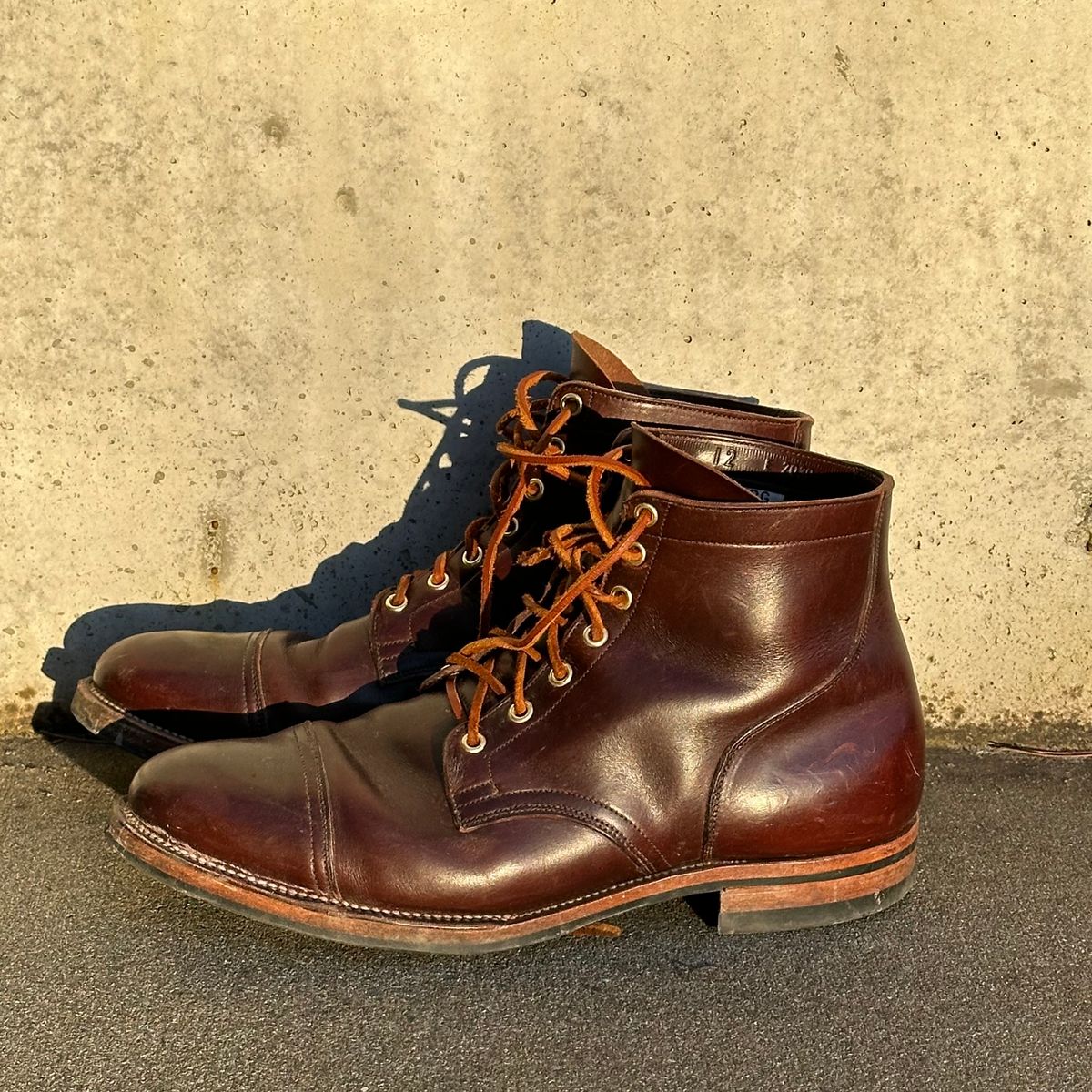 Photo by tippytoes on March 6, 2024 of the Viberg Service Boot in Horween Brown Chromexcel.
