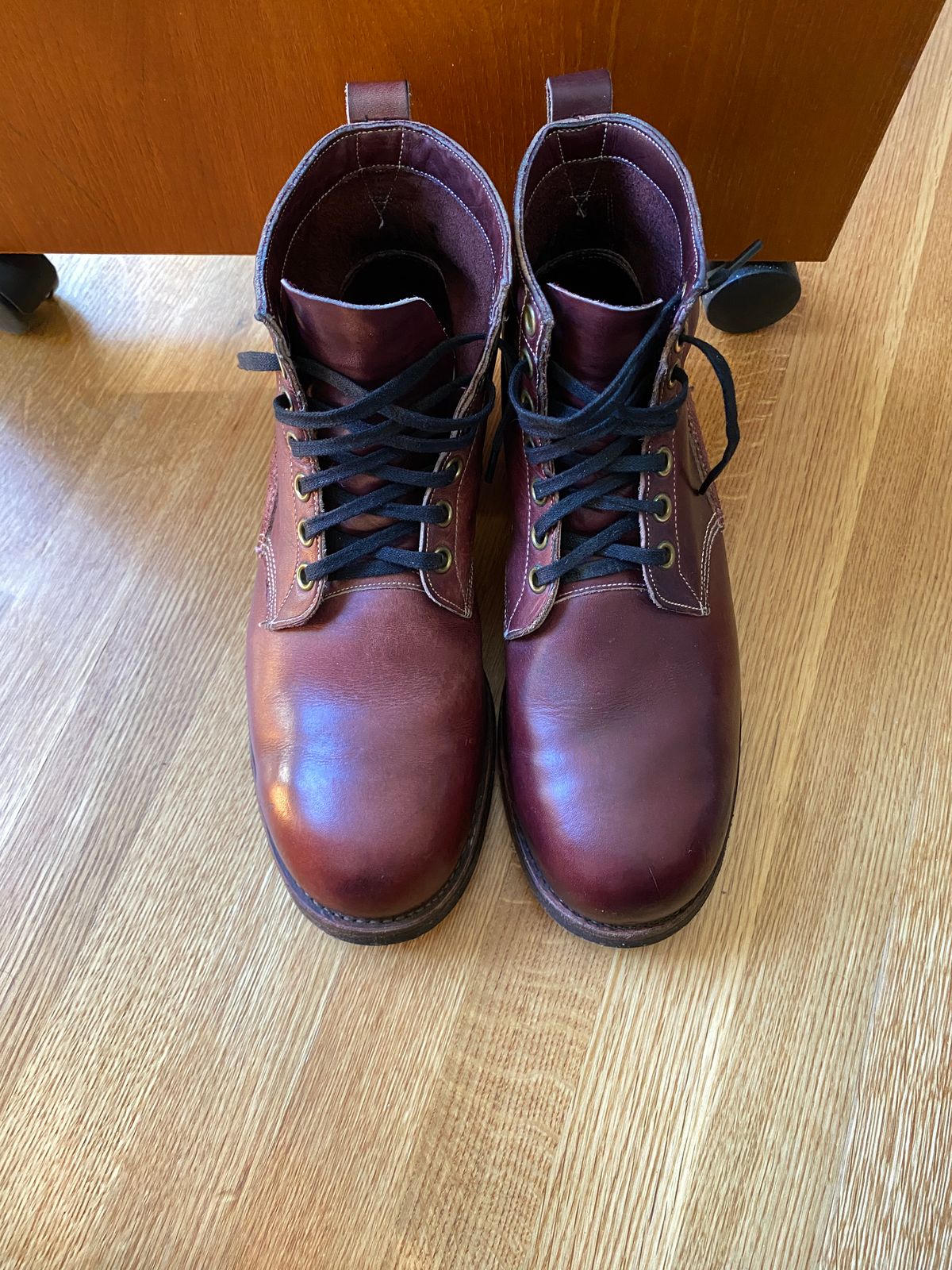 Photo by Benito on November 5, 2022 of the Dayton Boots 9496 Steel Toe in Unknown Leather.