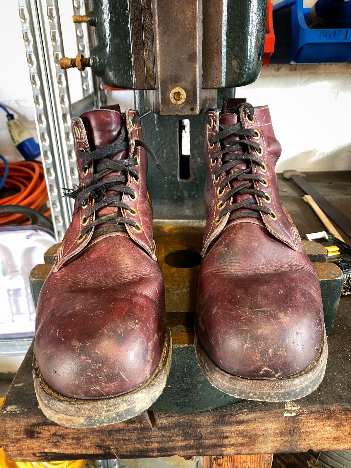 Photo by Benito on February 3, 2023 of the Dayton Boots 9496 Steel Toe in Unknown Leather.