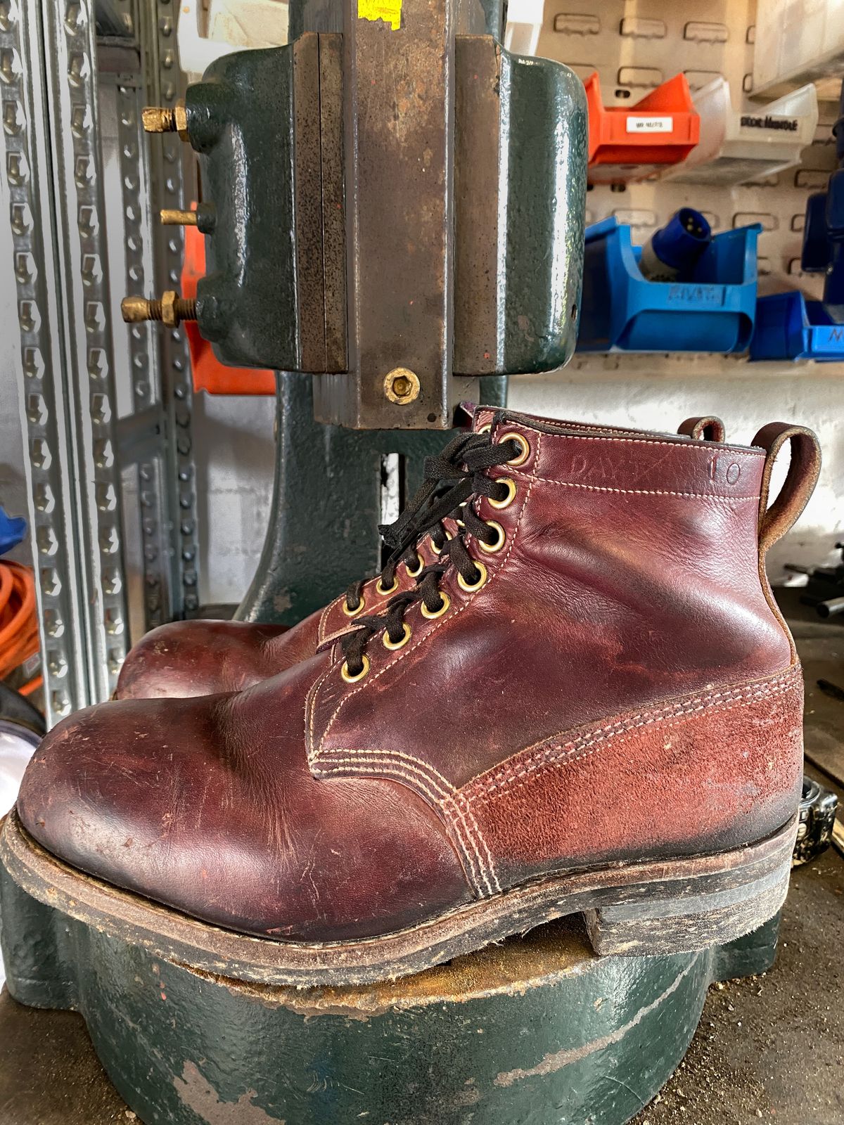 Photo by Benito on February 3, 2023 of the Dayton Boots 9496 Steel Toe in Unknown Leather.