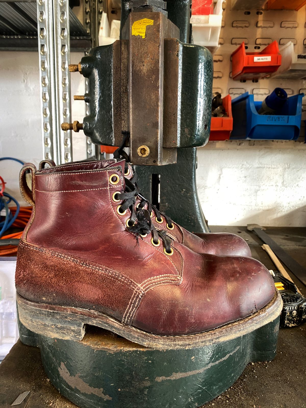 Photo by Benito on February 3, 2023 of the Dayton Boots 9496 Steel Toe in Unknown Leather.