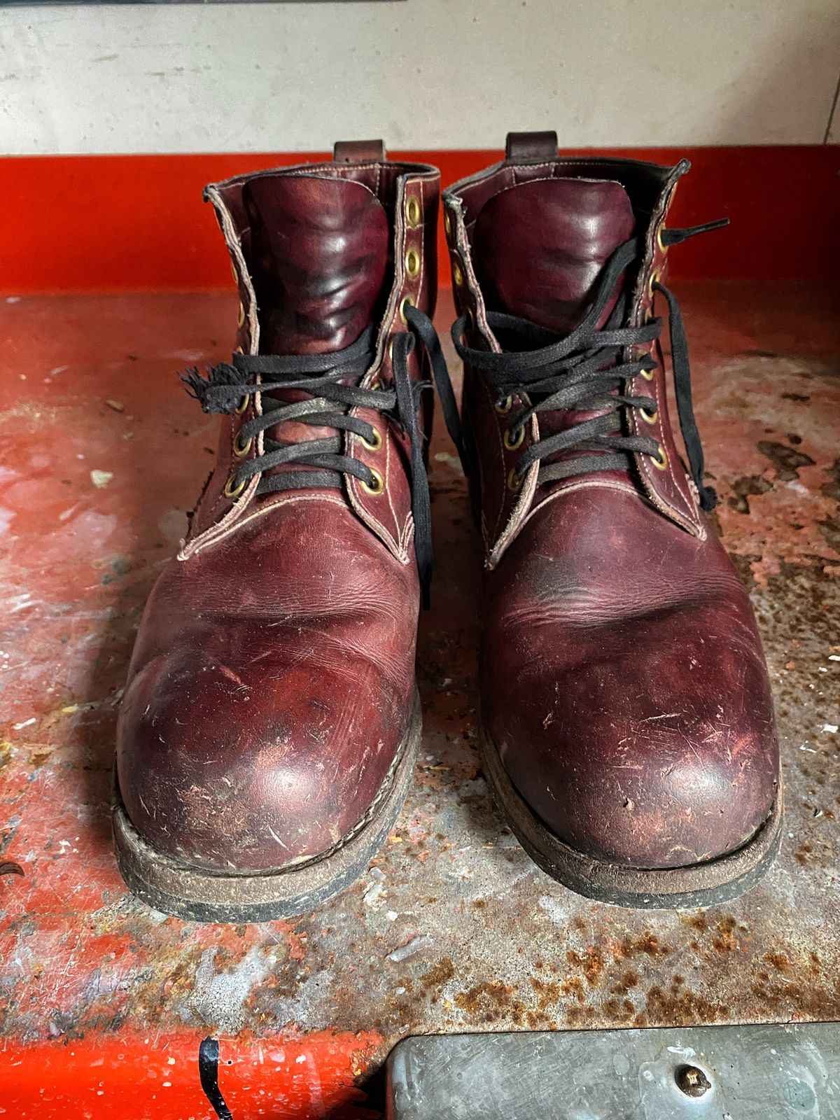 Photo by Benito on March 5, 2023 of the Dayton Boots 9496 Steel Toe in Unknown Leather.