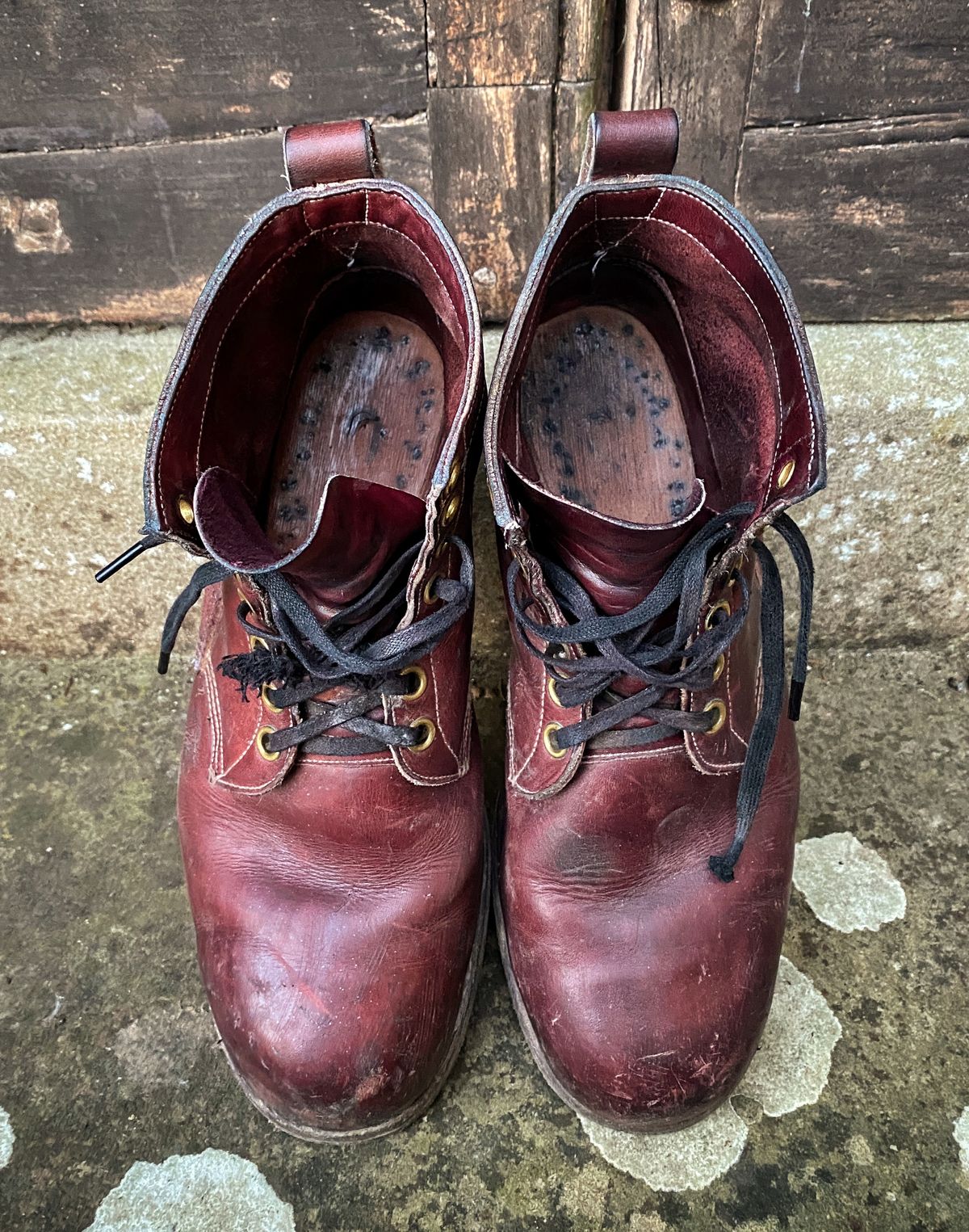 Photo by Benito on March 5, 2023 of the Dayton Boots 9496 Steel Toe in Unknown Leather.