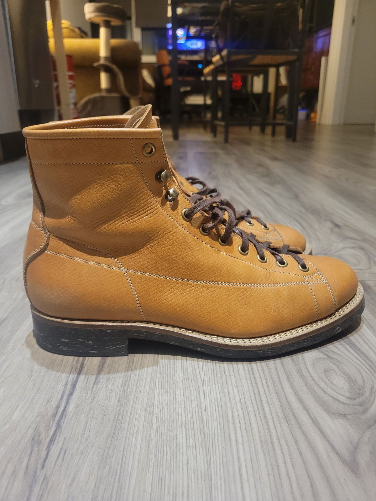 Photo by sacerdos9287 on March 6, 2024 of the Onderhoud LCV02 Monkey Boot in Horween Natural Pioneer Reindeer.