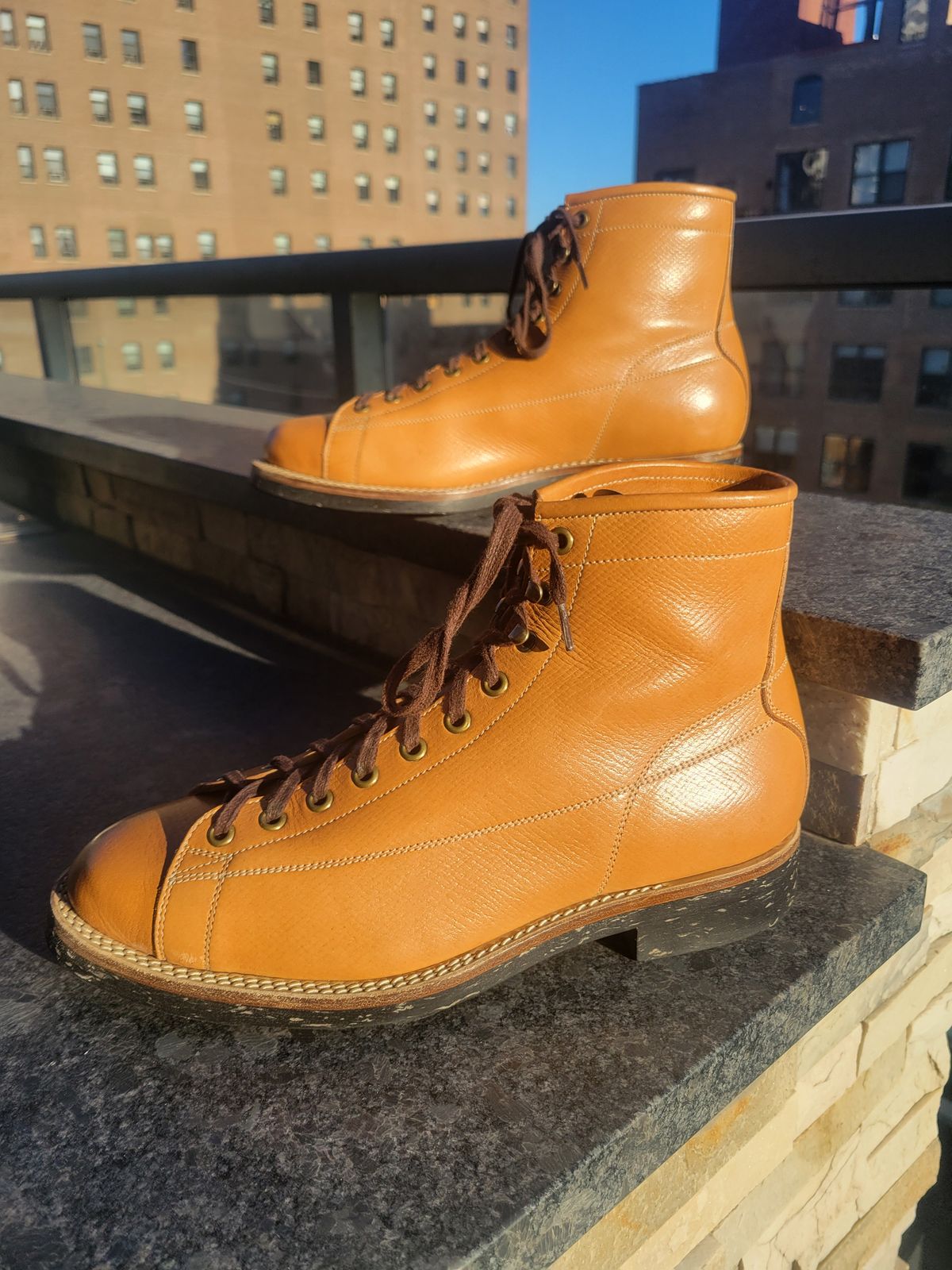 Photo by sacerdos9287 on April 5, 2024 of the Onderhoud LCV02 Monkey Boot in Horween Natural Pioneer Reindeer.