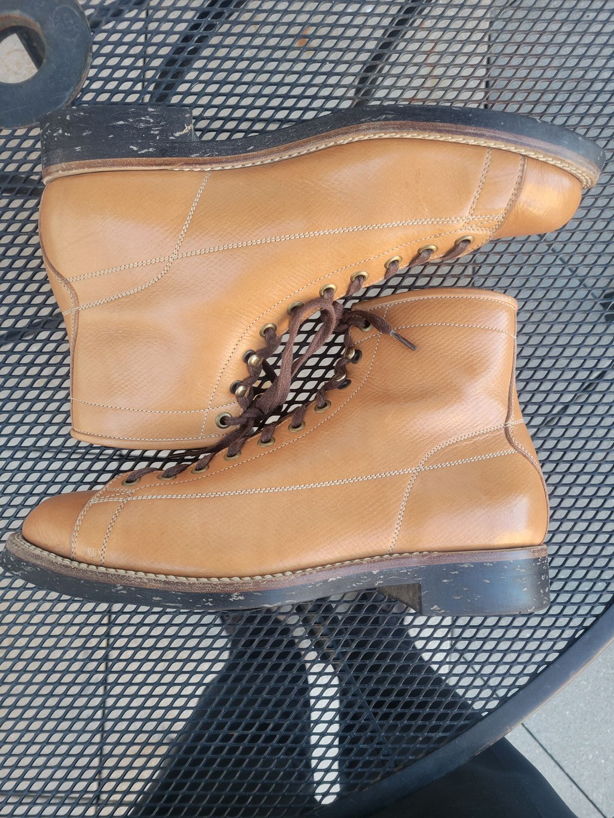 Photo by sacerdos9287 on April 5, 2024 of the Onderhoud LCV02 Monkey Boot in Horween Natural Pioneer Reindeer.