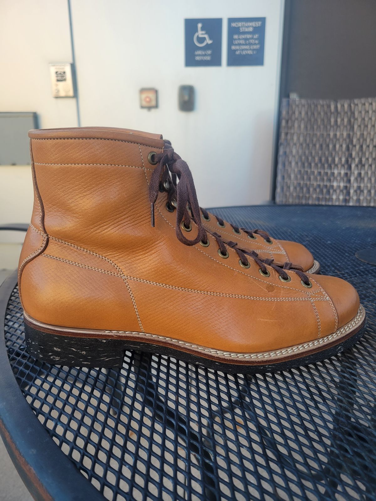 Photo by sacerdos9287 on April 5, 2024 of the Onderhoud LCV02 Monkey Boot in Horween Natural Pioneer Reindeer.