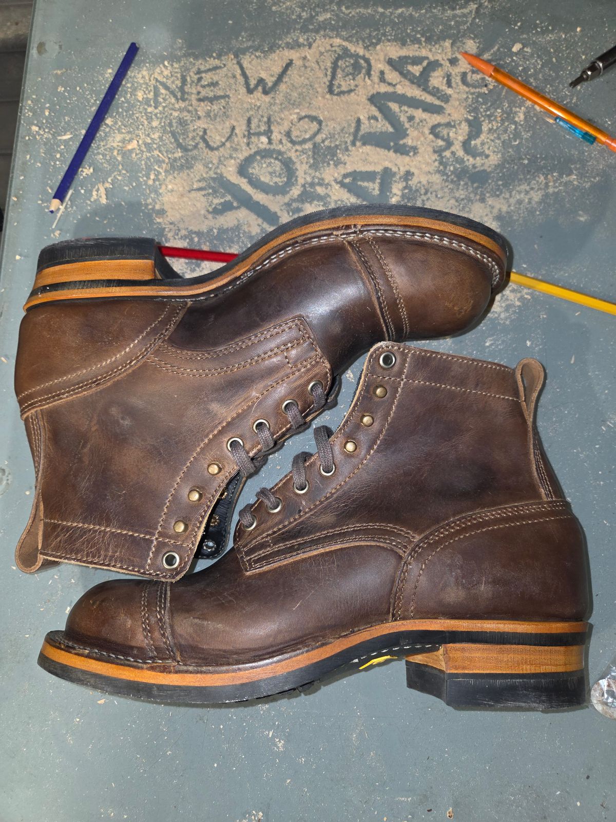 Photo by cherninhvac7997 on October 6, 2025 of the Drew's Boots 6-Inch Contractor in Rowdy Smooth.