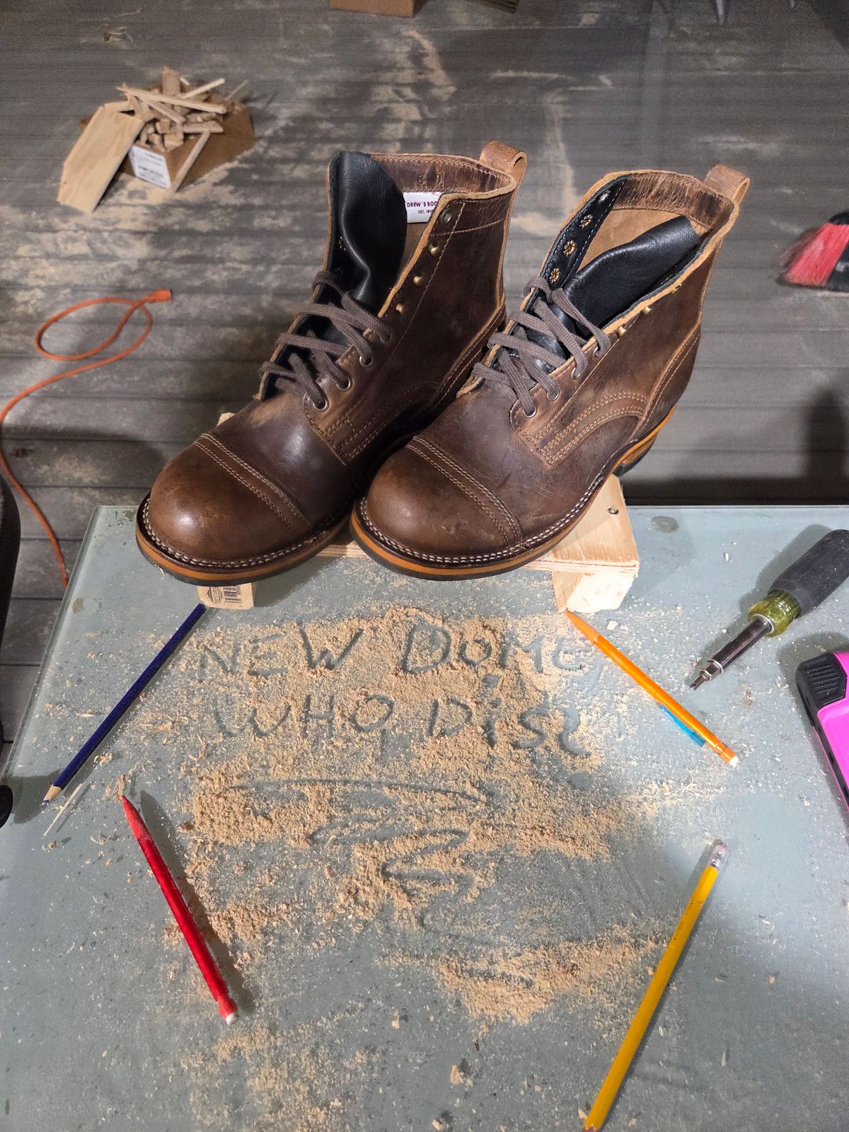 Photo by cherninhvac7997 on October 6, 2025 of the Drew's Boots 6-Inch Contractor in Rowdy Smooth.
