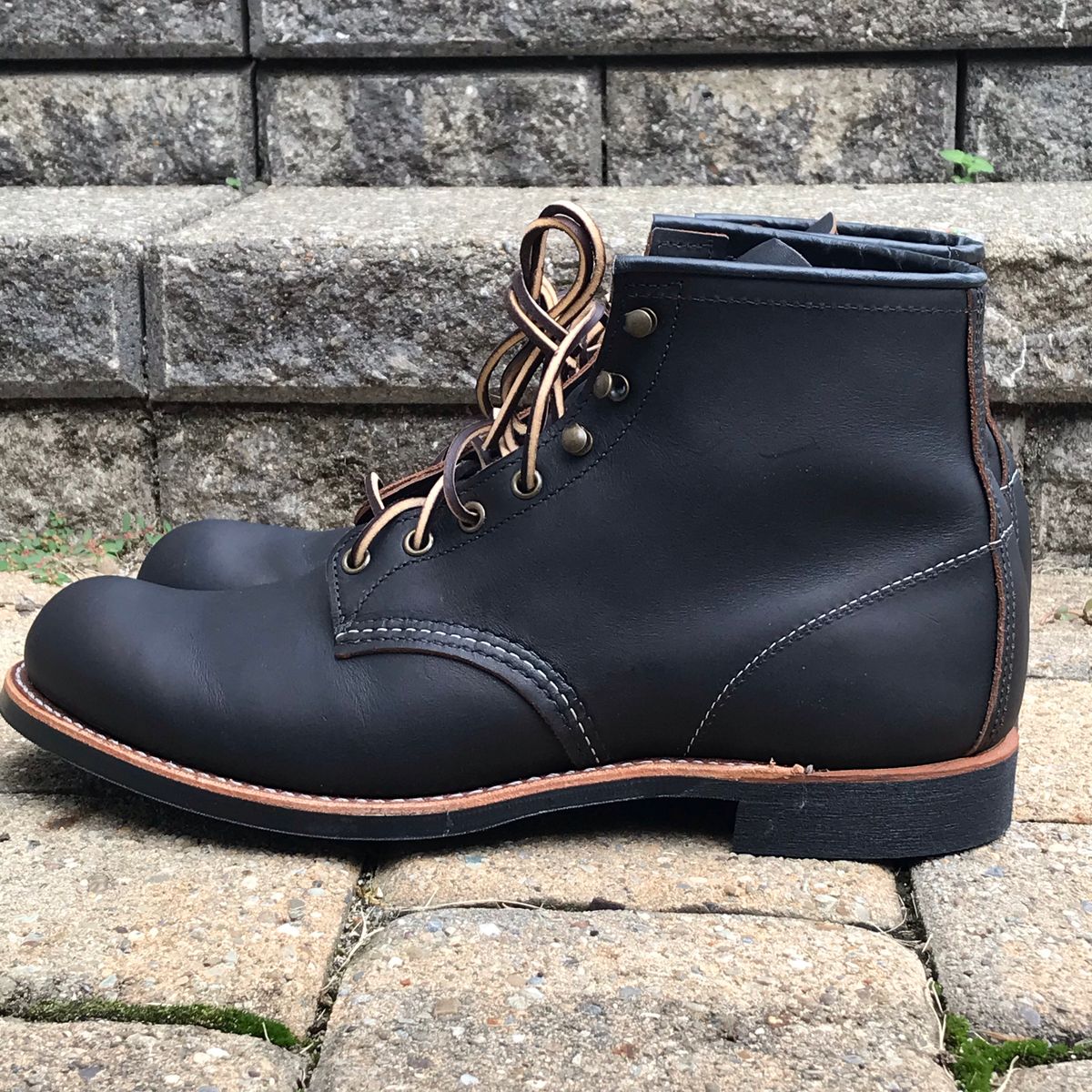 Photo by ifthebootfits on October 1, 2022 of the Red Wing Blacksmith in S.B. Foot Black Prairie.
