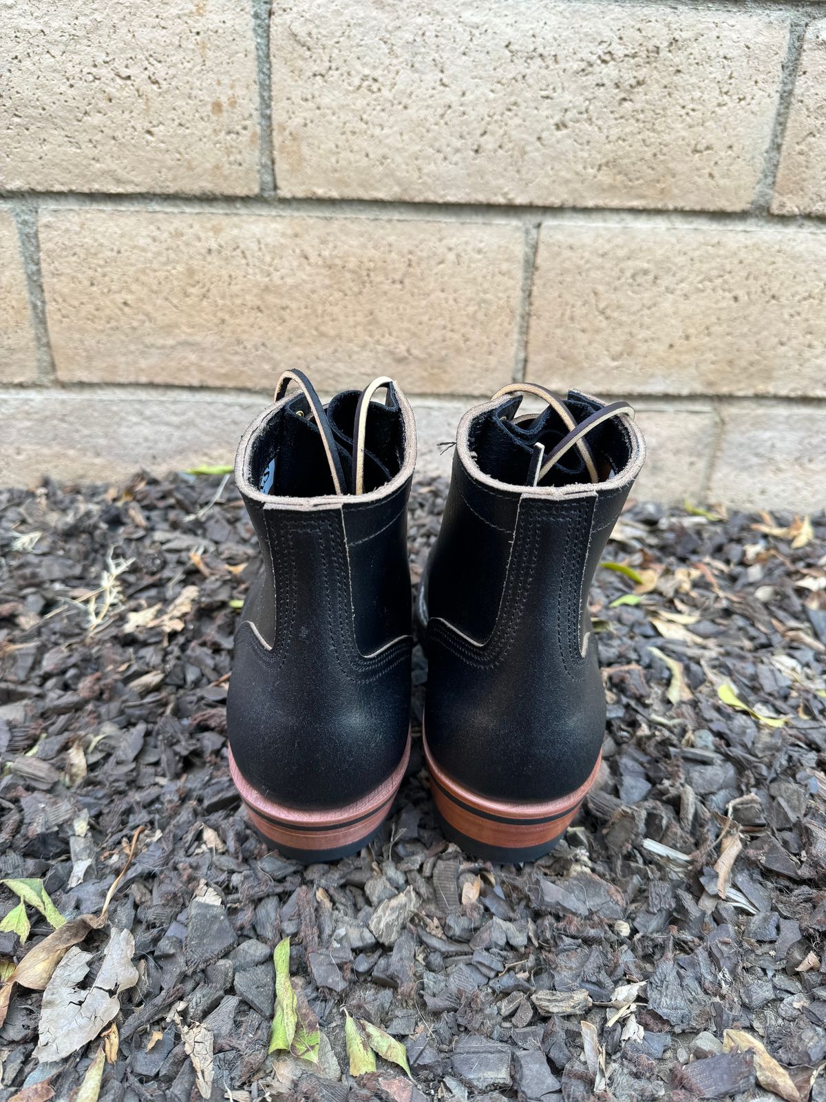 Photo by iwearboots on November 4, 2023 of the Nicks Unknown Model in Horween Black Waxed Flesh.