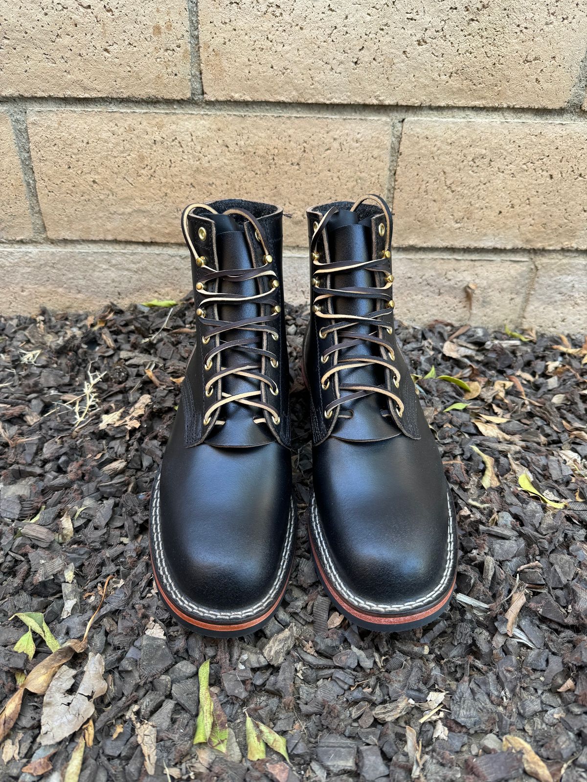 Photo by iwearboots on November 4, 2023 of the Nicks Unknown Model in Horween Black Waxed Flesh.
