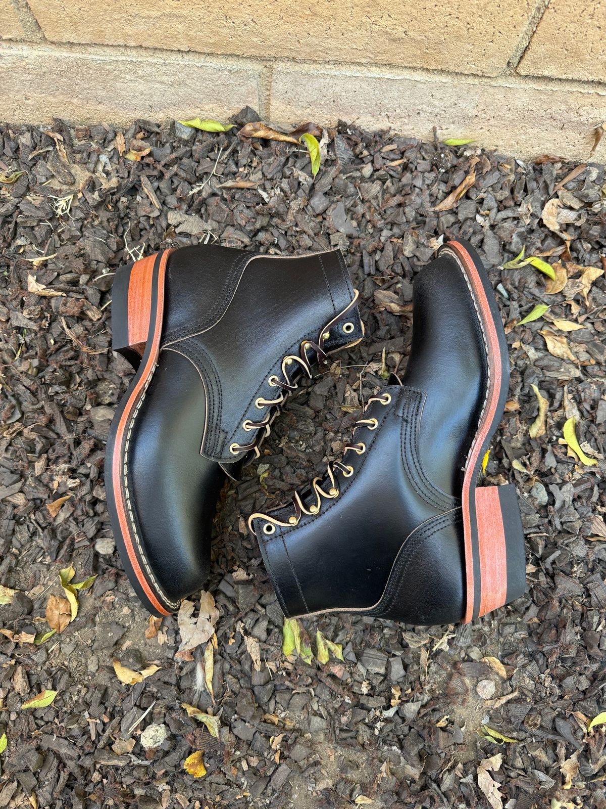 Photo by iwearboots on November 4, 2023 of the Nicks Unknown Model in Horween Black Waxed Flesh.